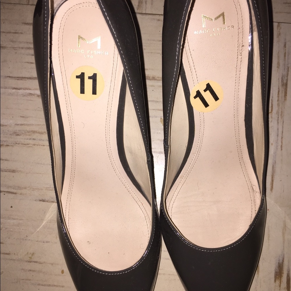 Heels - Picture 2 of 3